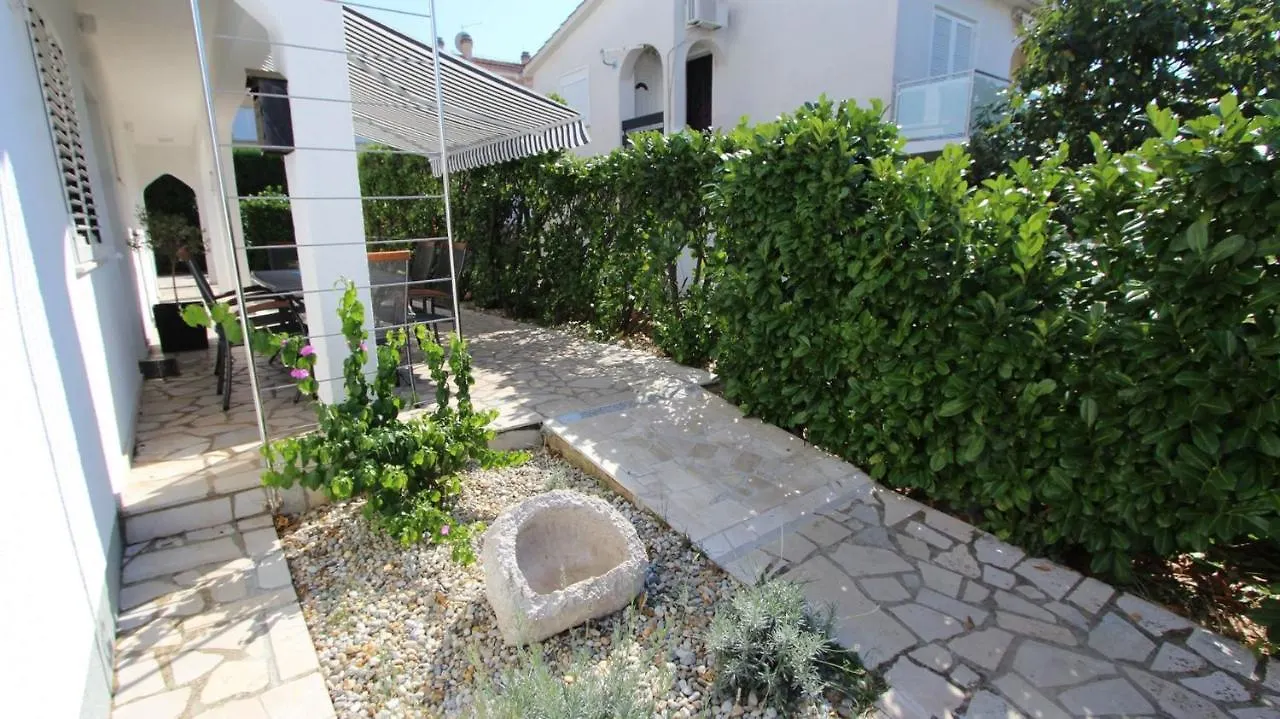 Guest house Apartments Adrijana Malinska Croatia