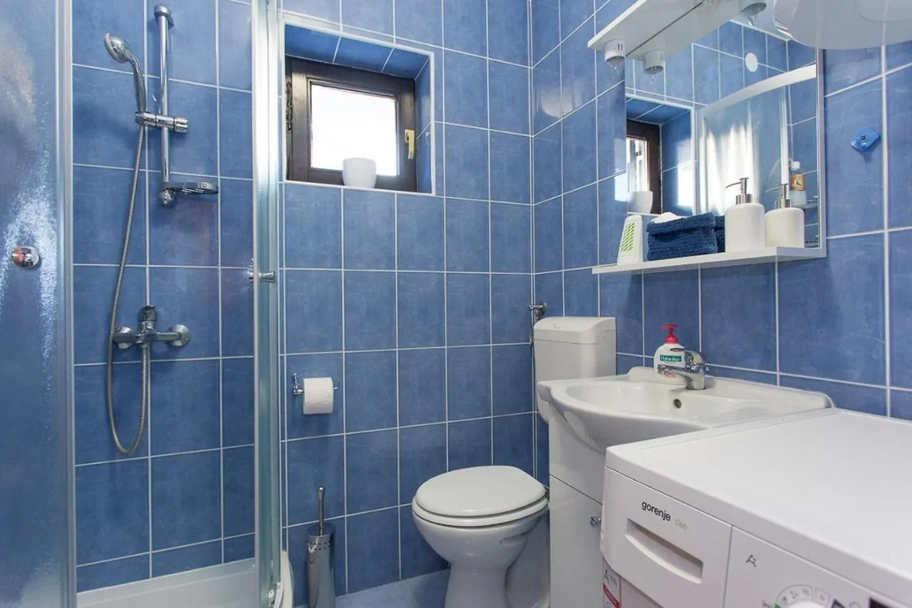 Apartments Adrijana Malinska Guest house
